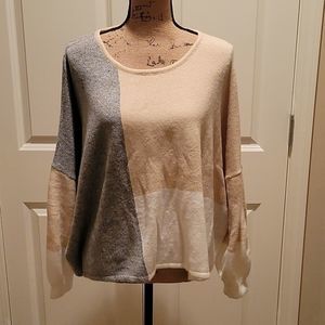 NWT Woman's dolman style color block sweater. Super cozy material,